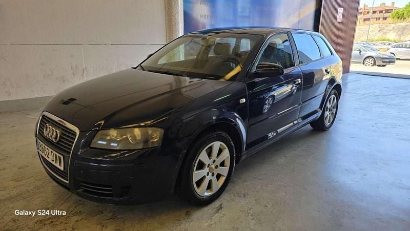 Azul Usado 2006 Audi A3 Sportback Ambiente Utilitario | 2890 € - Imagen 1/4