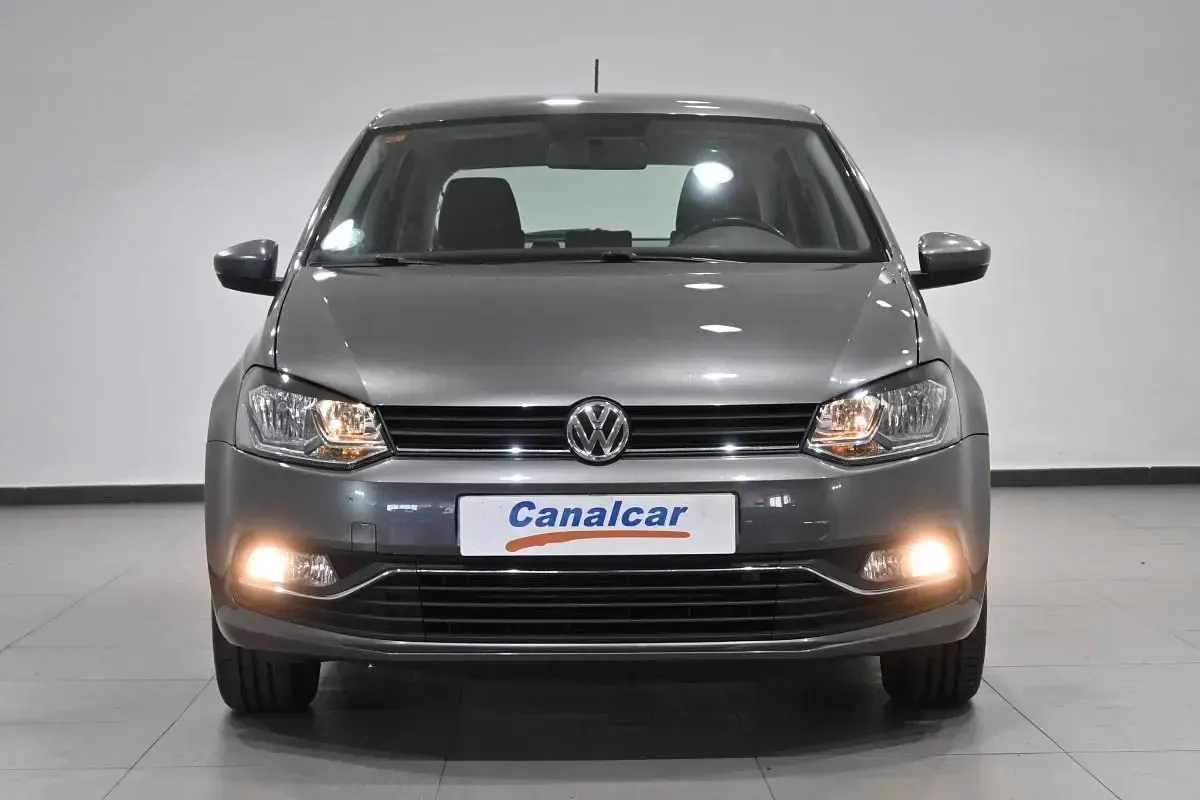 Usado VW Polo Advance 90 CV (66 kW) 2017 Gris
