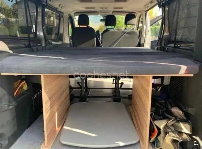 Usado Opel Vivaro 145 CV (106 kW) 2017 Gris / plata Monovolumen