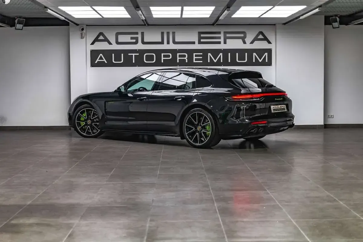 Usado Porsche Panamera Platinum Edition 462 CV (339 kW) 2023 Negro Familiar