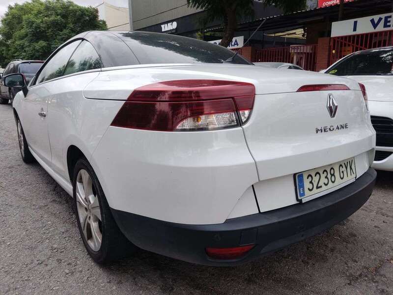 Usado Renault Mégane III 110 CV (80 kW) 2010 Blanco Descapotable
