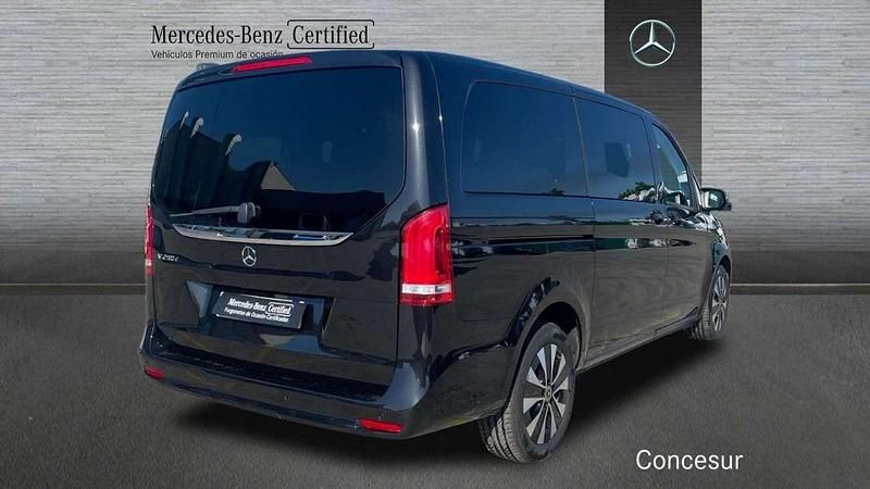 Usado Mercedes E250 190 CV (139 kW) 2023 Negro Familiar