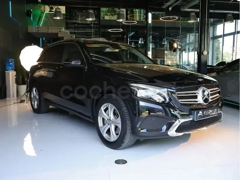 Usado Mercedes GLC220 170 CV (125 kW) 2017 Negro SUV
