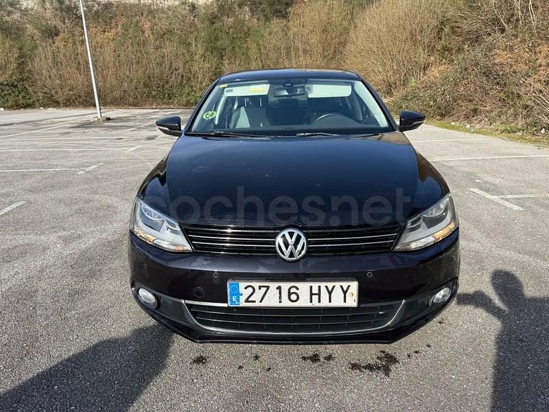 Usado VW Jetta Advance 105 CV (77 kW) 2014 Negro Berlina