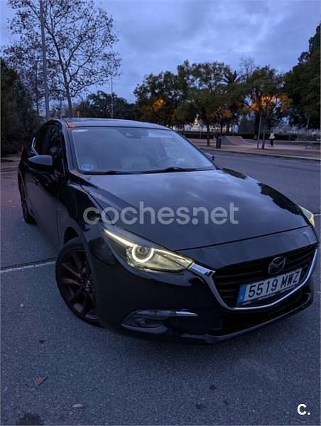 Usado Mazda 3 122 CV (89 kW) 2018 Negro Berlina