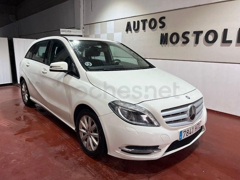 Usado Mercedes B180 109 CV (80 kW) 2013 Blanco Monovolumen