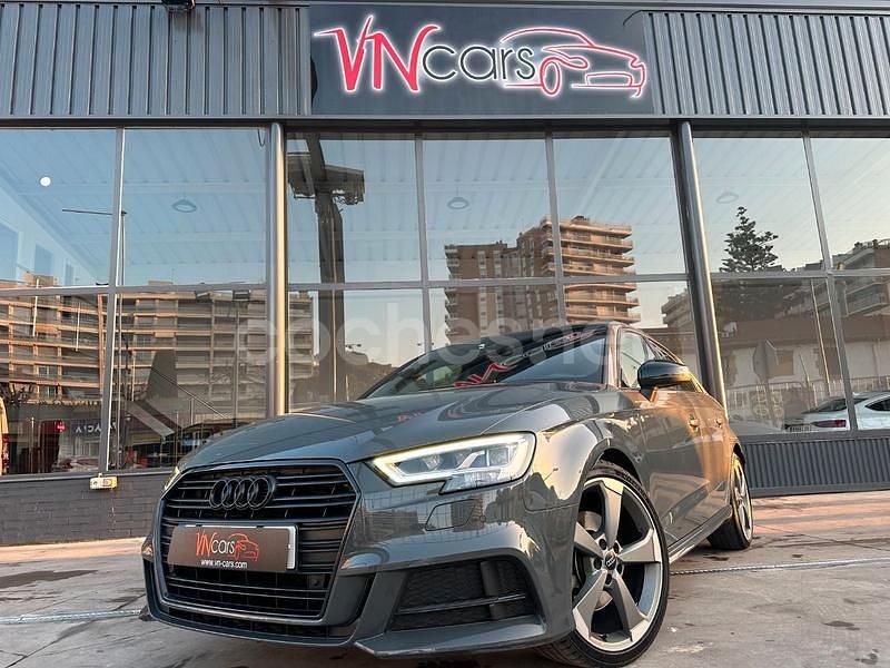 Gris / plata Usado 2020 Audi A3 Sportback Comfort Berlina | 24.990 € (Precio justo) - Imagen 1/4