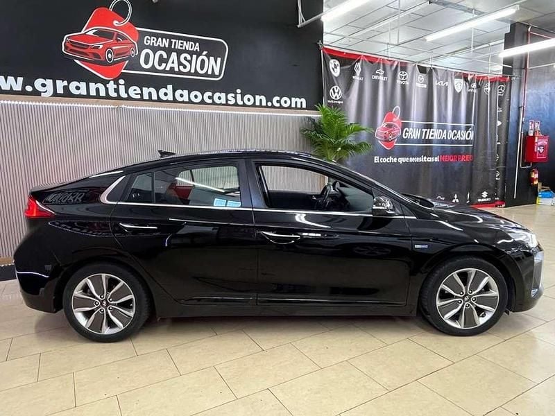Usado Hyundai Ioniq Style 141 CV (103 kW) 2018 Negro Utilitario