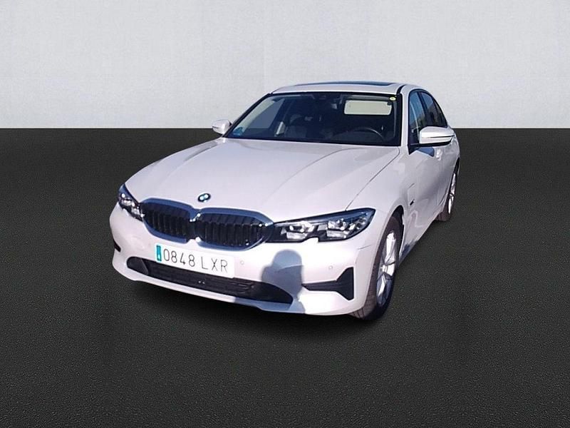 Blanco Usado 2022 BMW 330e Comfort Edition Berlina | 35.700 € (Caro) - Imagen 1/4