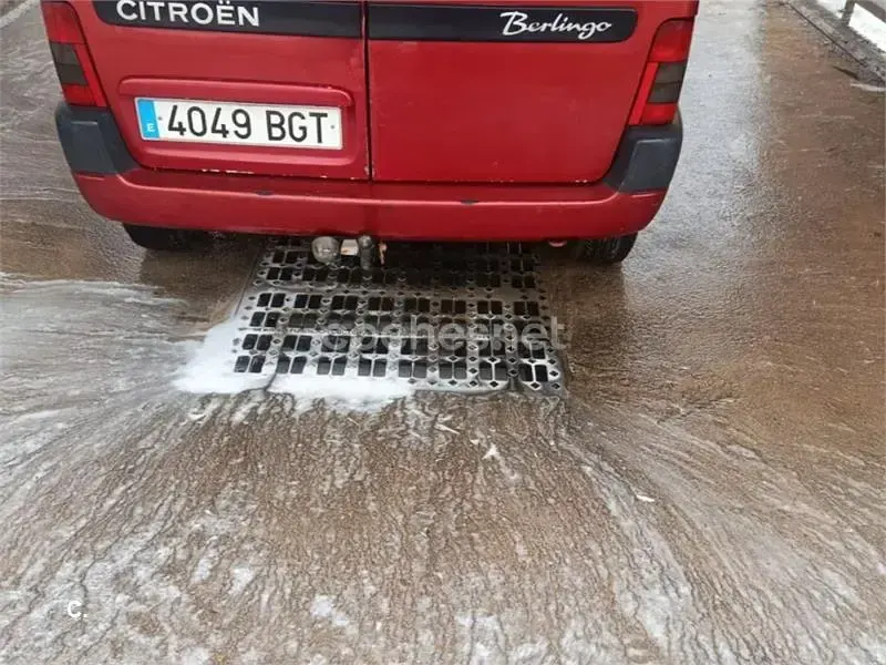 Usado Citroën Berlingo 75 CV (55 kW) 2001 Rojo Monovolumen
