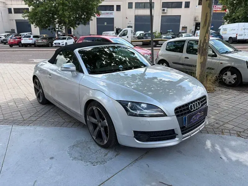Usado Audi TT Roadster S-Line 200 CV (147 kW) 2008 Gris / plata Descapotable