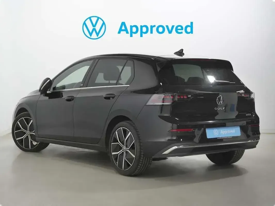 Usado VW Golf VIII 150 CV (110 kW) 2024 Negro Utilitario