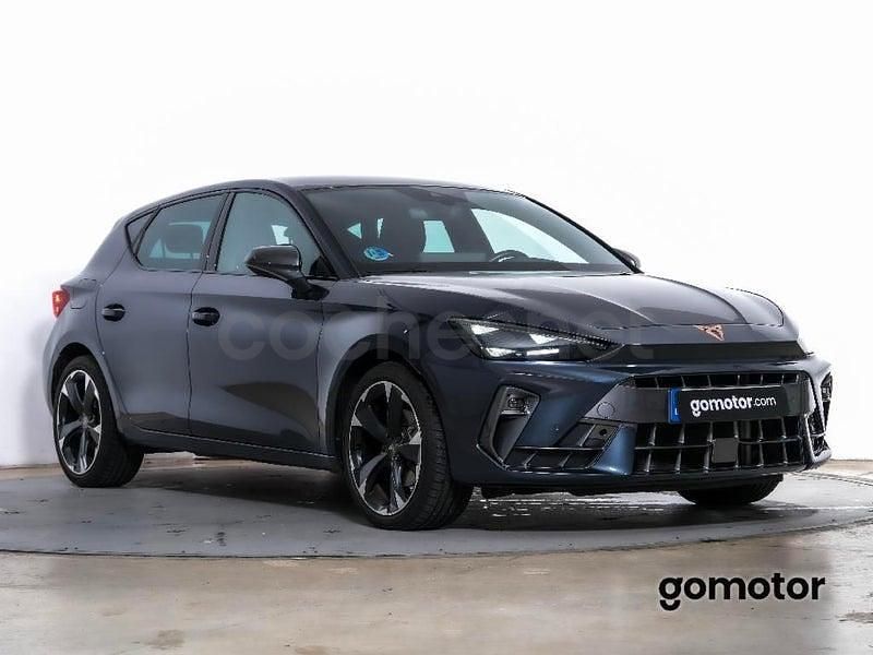 Usado Cupra Leon 150 CV (110 kW) 2024 Azul Familiar