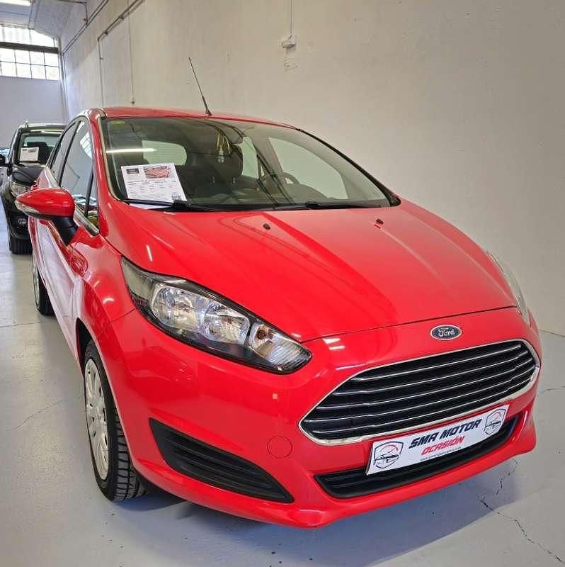Usado Ford Fiesta Trend 101 HP (74 kW) 2014 Vermelho Citadino