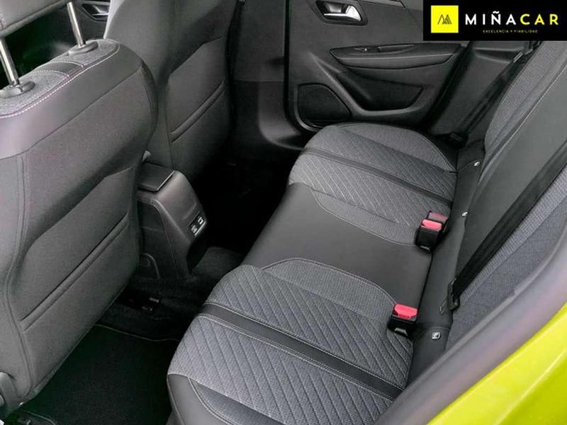 Usado Peugeot 208 Allure 101 CV (74 kW) 2025 Amarillo Utilitario