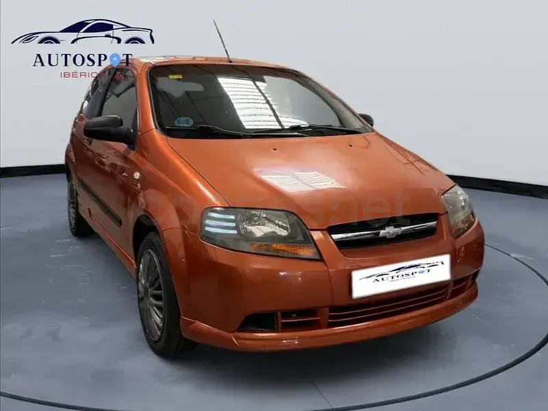 Usado Chevrolet Kalos SE 72 CV (52 kW) 2006 Naranja Berlina