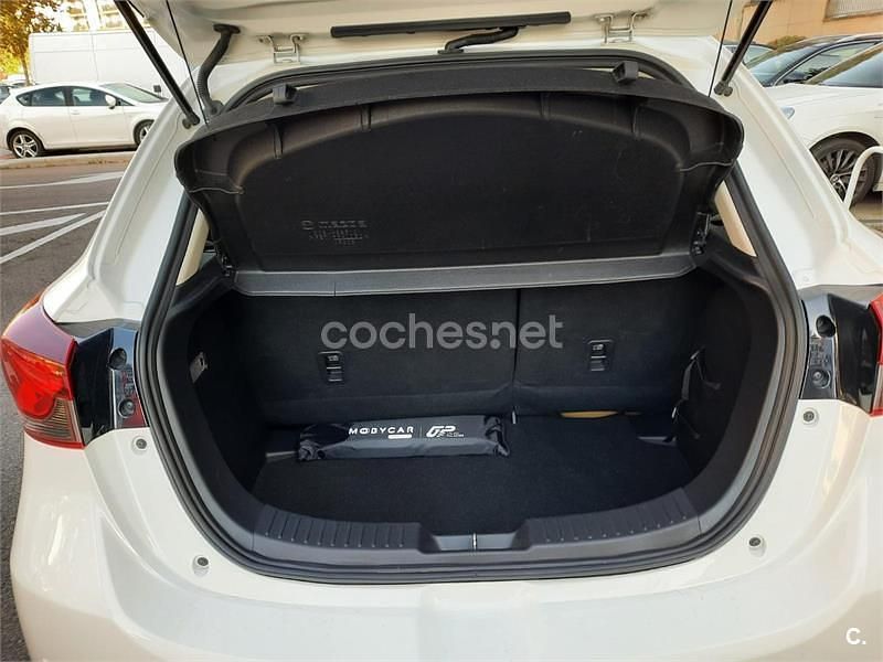 Usado Mazda 2 90 CV (66 kW) 2022 Blanco Berlina