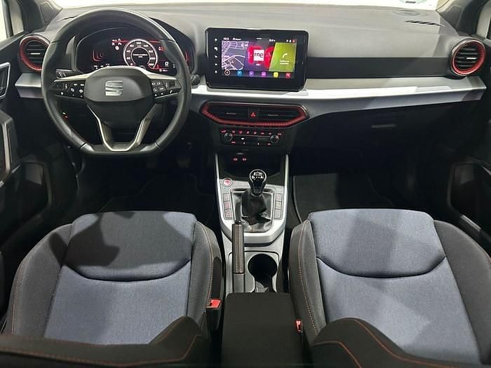 Usado Seat Arona FR 115 CV (84 kW) 2024 Blanco SUV