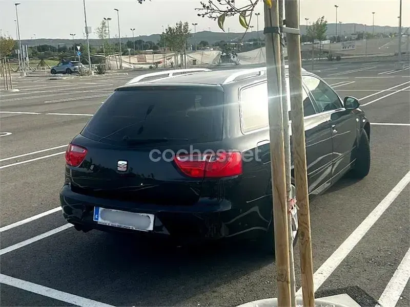 Usado Seat Exeo Sport 143 CV (105 kW) 2011 Negro Familiar