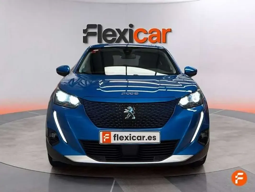 Usado Peugeot e-2008 Active 100 kW (136 CV) 2021 Azul SUV
