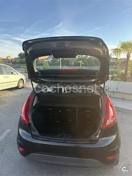 Usado Ford Fiesta Trend 68 CV (50 kW) 2008 Negro Utilitario