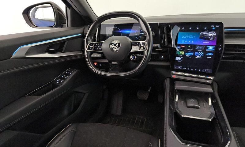 Begagnad Renault Austral Iconic 200 HK (147 kW) 2023 Vit SUV