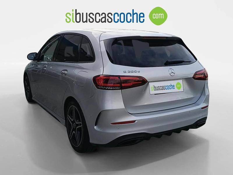 Usado Mercedes B200 150 CV (110 kW) 2022 Gris/plata Monovolumen