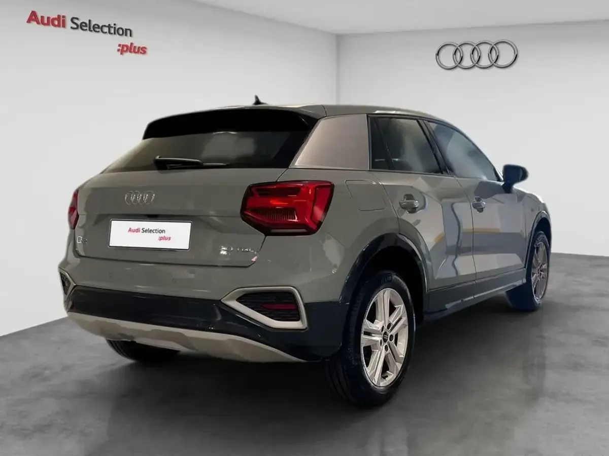 Usado Audi Q2 Advanced Plus 116 CV (85 kW) 2024 Gris SUV