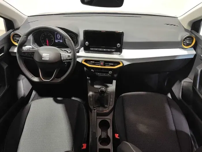 Usado Seat Ibiza Style Plus 116 CV (85 kW) 2022 Azul Utilitario