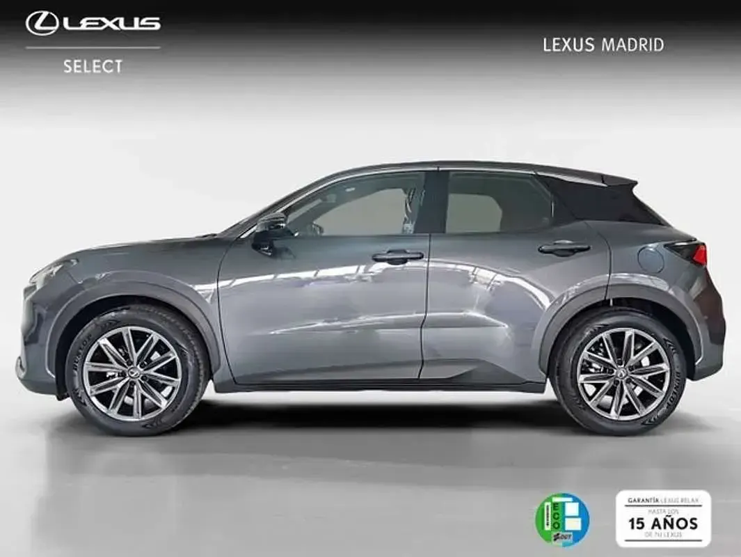 Usado Lexus LBX 136 CV (100 kW) 2025 Gris SUV