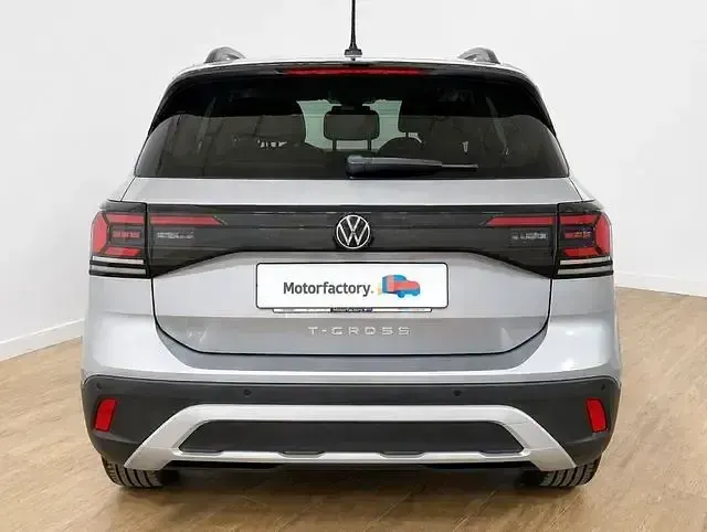 Usado VW T-Cross Life 116 CV (85 kW) 2024 Gris SUV