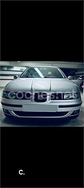 Usado Seat Leon 110 CV (80 kW) 2003 Gris / plata Utilitario