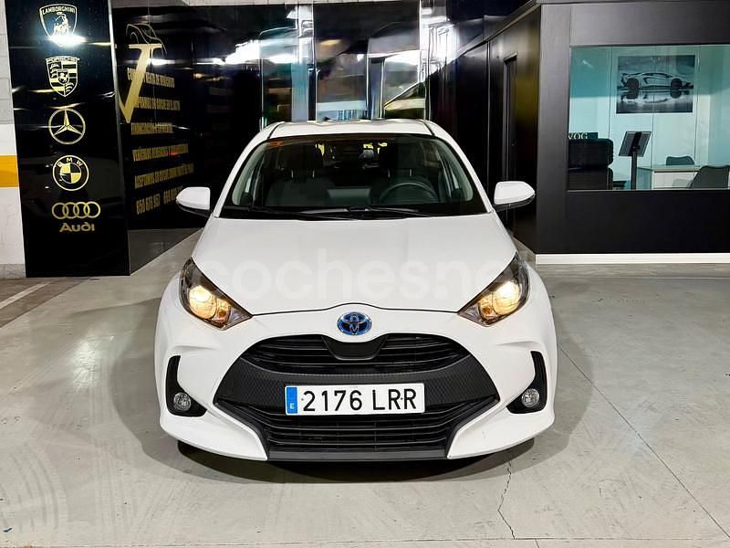 Blanco Usado 2021 Toyota Yaris Hybrid Business Edition Berlina | 16.600 € (Buen precio) - Imagen 1/4