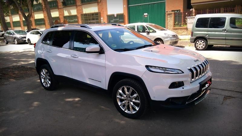 Usado Jeep Cherokee Limited 140 CV (102 kW) 2015 Blanco SUV
