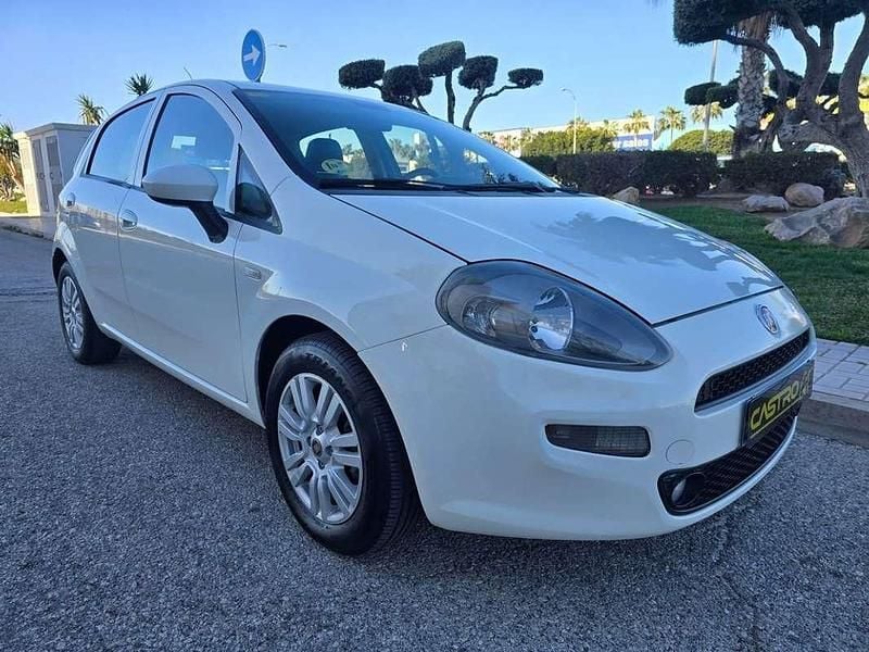 Usado Fiat Punto Easy 75 CV (55 kW) 2016 Blanco Utilitario