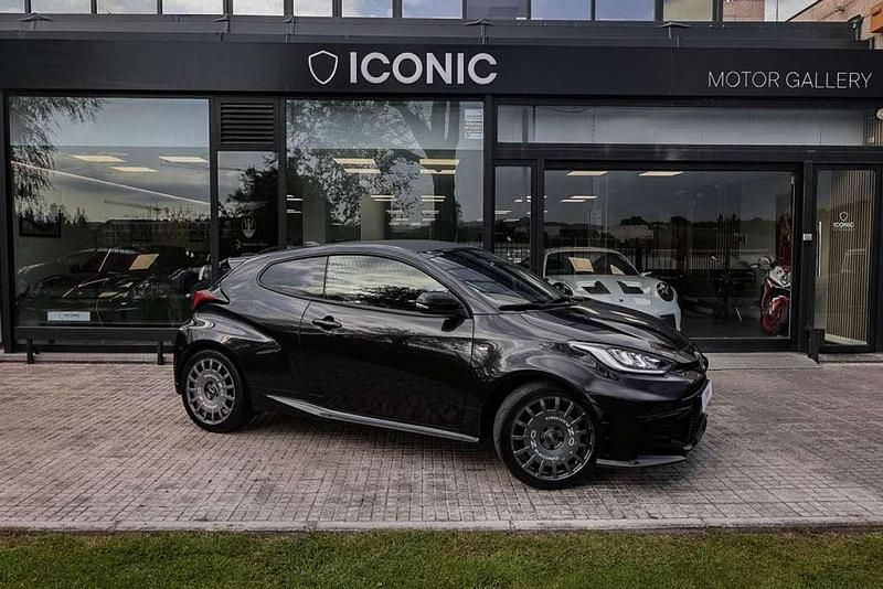 Negro Usado 2025 Toyota Yaris Utilitario | 54.900 € - Imagen 1/4