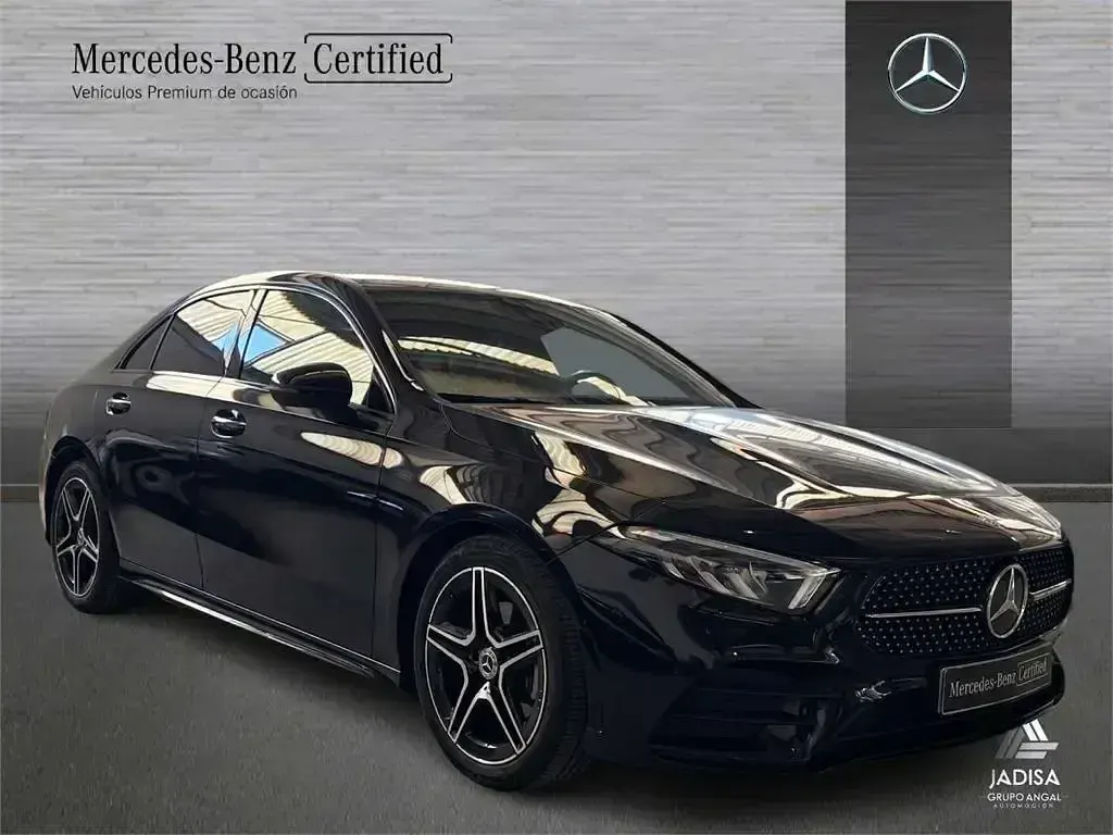 Usado Mercedes A180 136 CV (100 kW) 2025 Negro Berlina