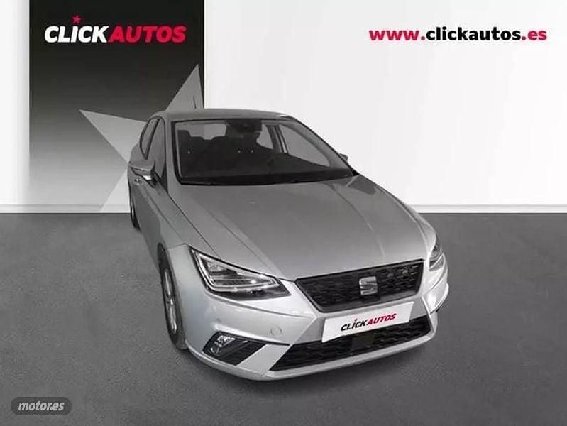 Usado Seat Ibiza Style 110 HP (80 kW) 2023 Prateado Sedan