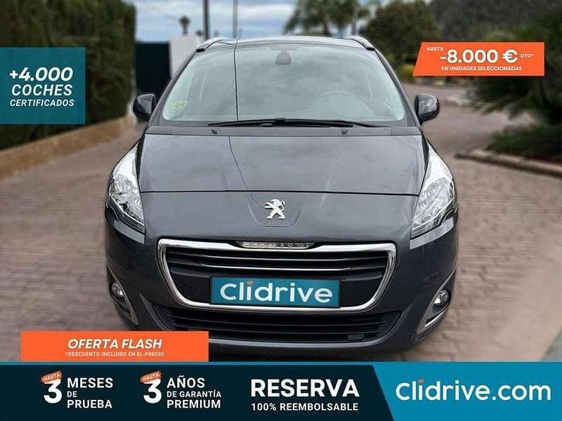 Usado Peugeot 5008 Active 114 CV (83 kW) 2014 Gris Monovolumen