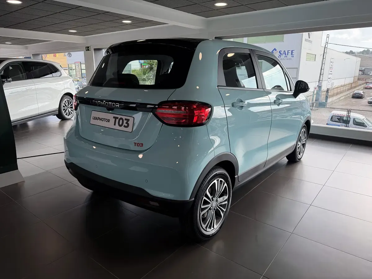 Nuevo Leapmotor T03 69 kW (95 CV) 2026 Azul Utilitario
