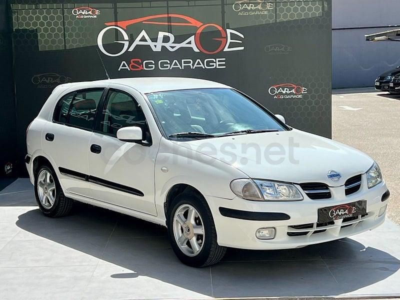 Usado Nissan Almera 114 CV (83 kW) 2001 Blanco Berlina
