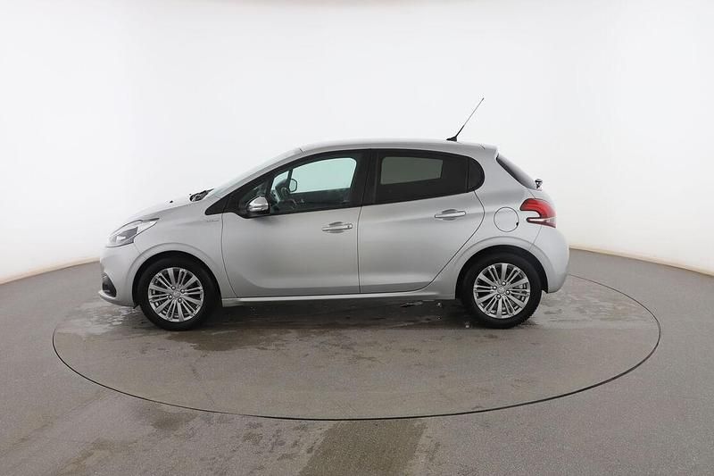 Usado Peugeot 208 Style 100 CV (73 kW) 2017 Gris Utilitario