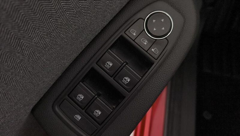 Usado Renault Clio V Techno 100 CV (73 kW) 2025 Rojo Berlina