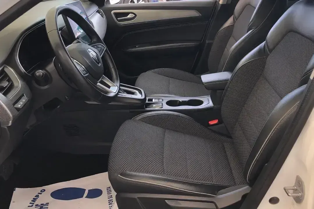Usado Renault Arkana Techno 140 CV (102 kW) 2023 Blanco SUV