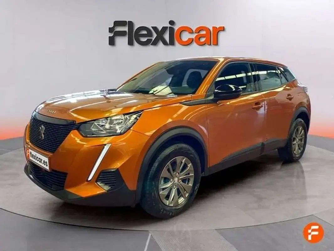 Usado Peugeot 2008 Active 131 CV (96 kW) 2023 Naranja SUV