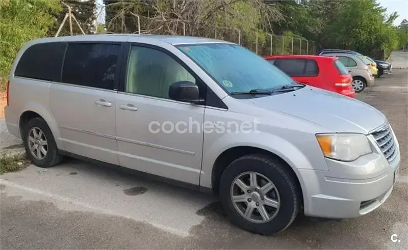 Usado Chrysler Grand Voyager Limited 163 CV (119 kW) 2010 Gris / plata Monovolumen