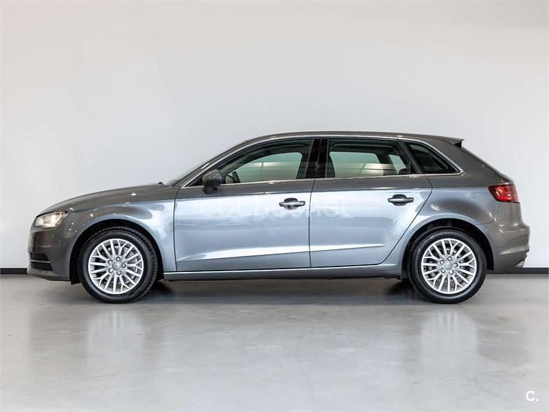 Gris / plata Usado 2013 Audi A3 Sportback Ambiente Utilitario | 12.800 € (Caro) - Imagen 1/4
