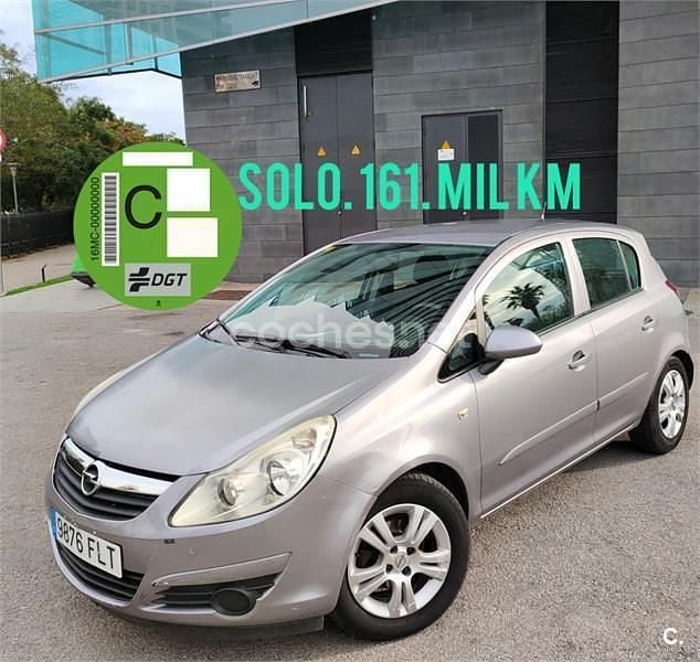 Violeta / lila Usado 2007 Opel Corsa Cosmo Berlina | 3200 € (Precio justo) - Imagen 1/4