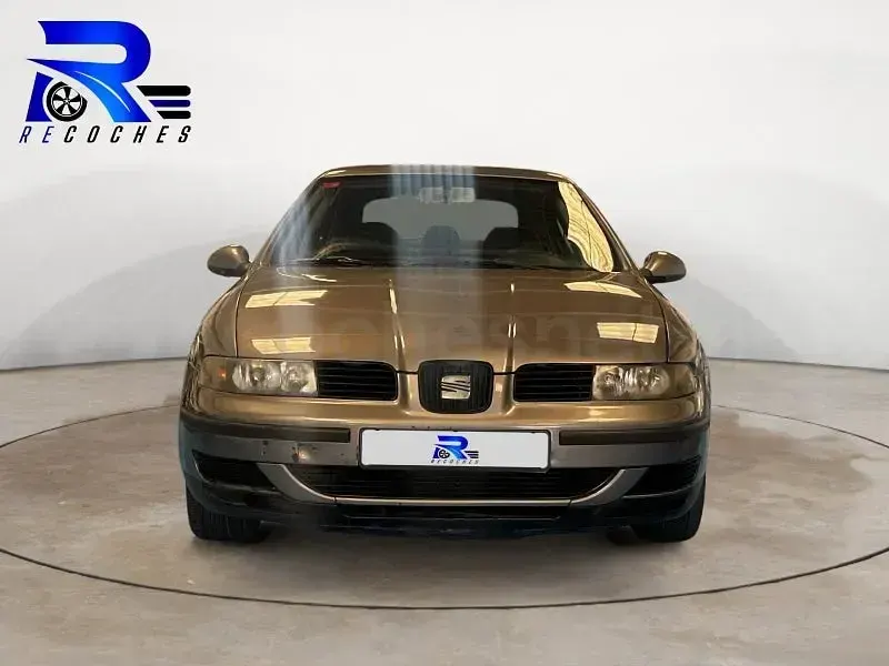 Usado Seat Leon Stella 110 CV (80 kW) 2004 Gris / plata Utilitario