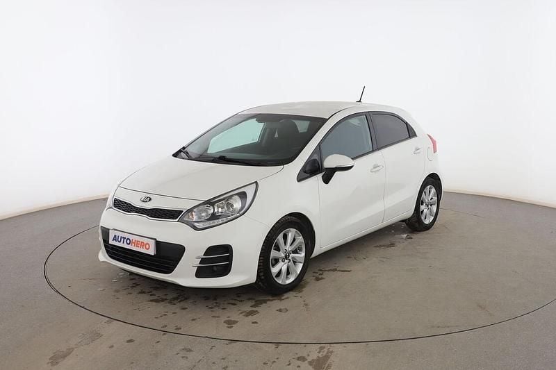 Blanco Usado 2015 Kia Rio Utilitario | 9699 € (Precio justo) - Imagen 1/3